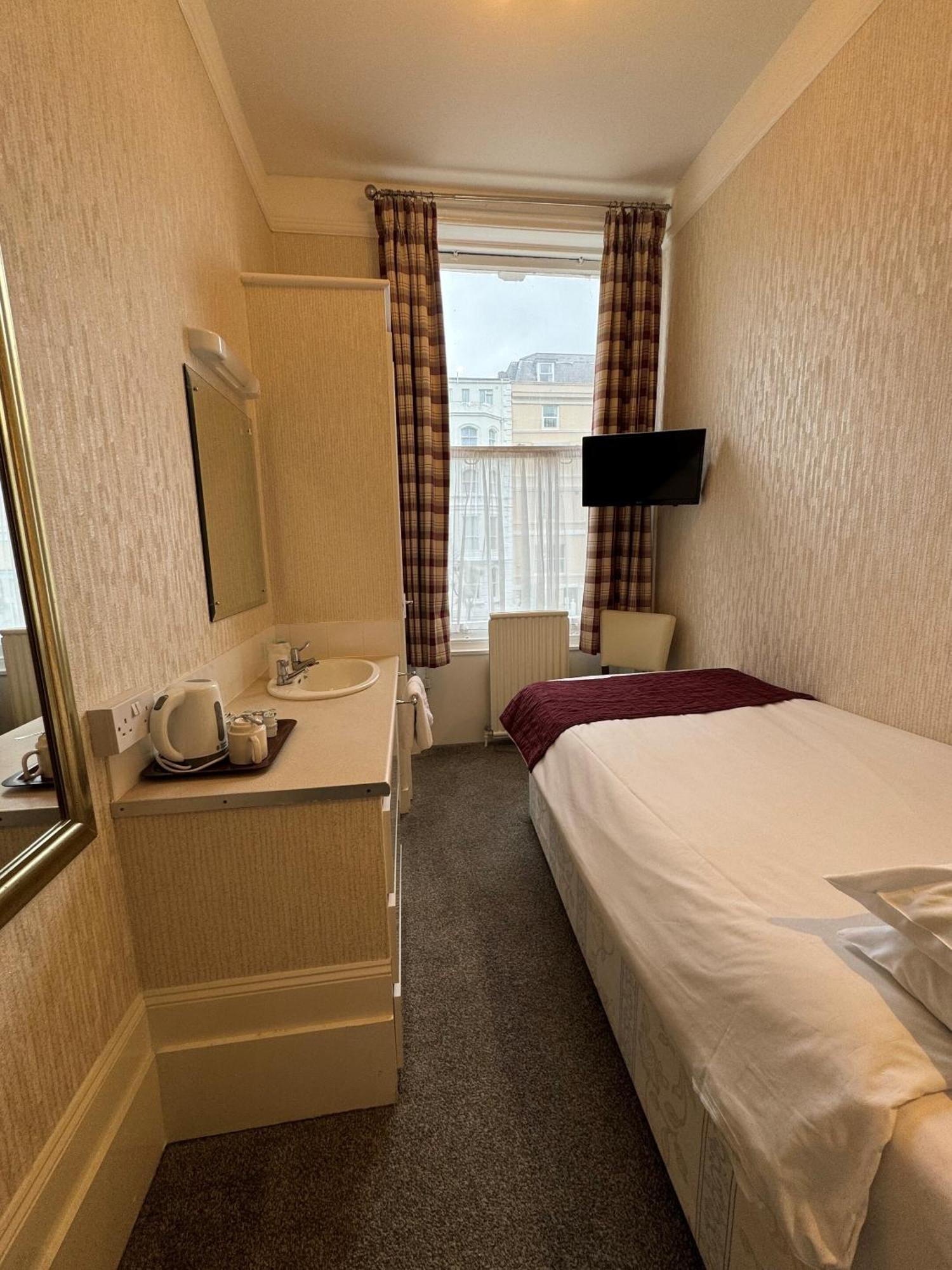 Haddon Hall Hotel Eastbourne Cameră foto